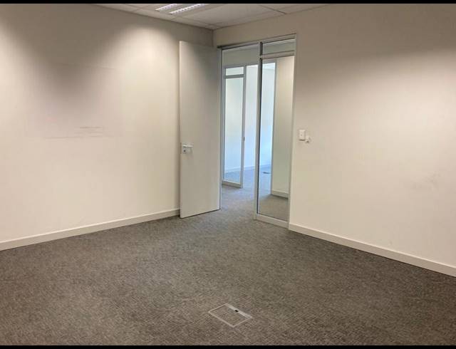 BUSINESS PROPERTY TO RENT IN BOKSBURG EAST